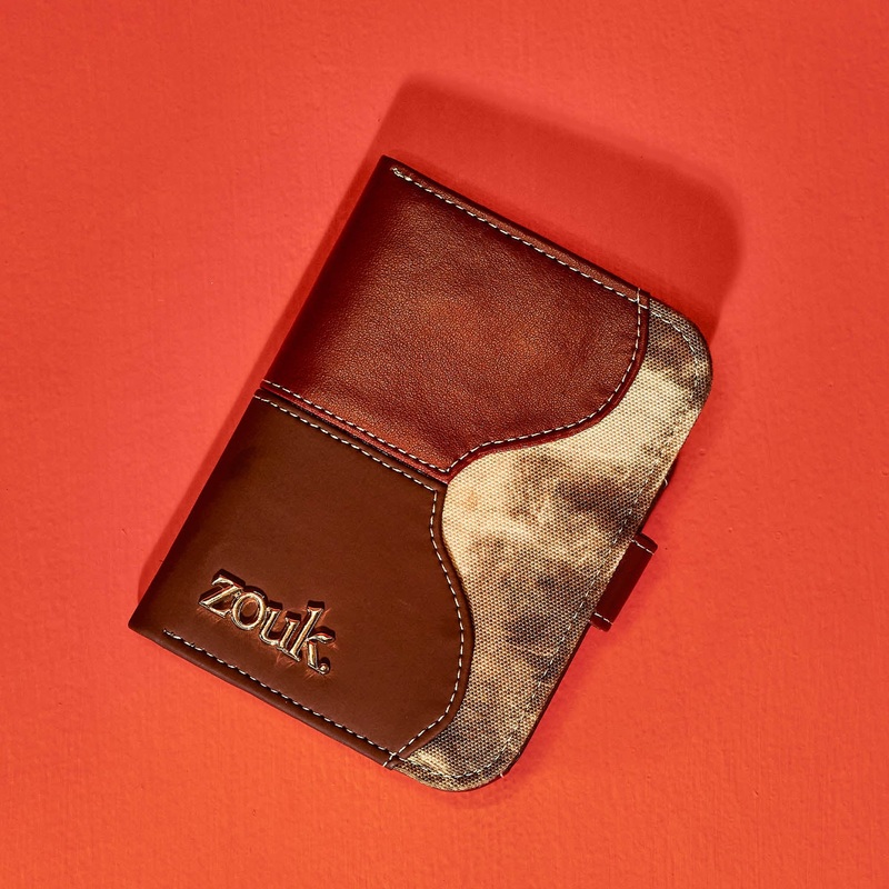 Amica Passport Case – Gir Glades