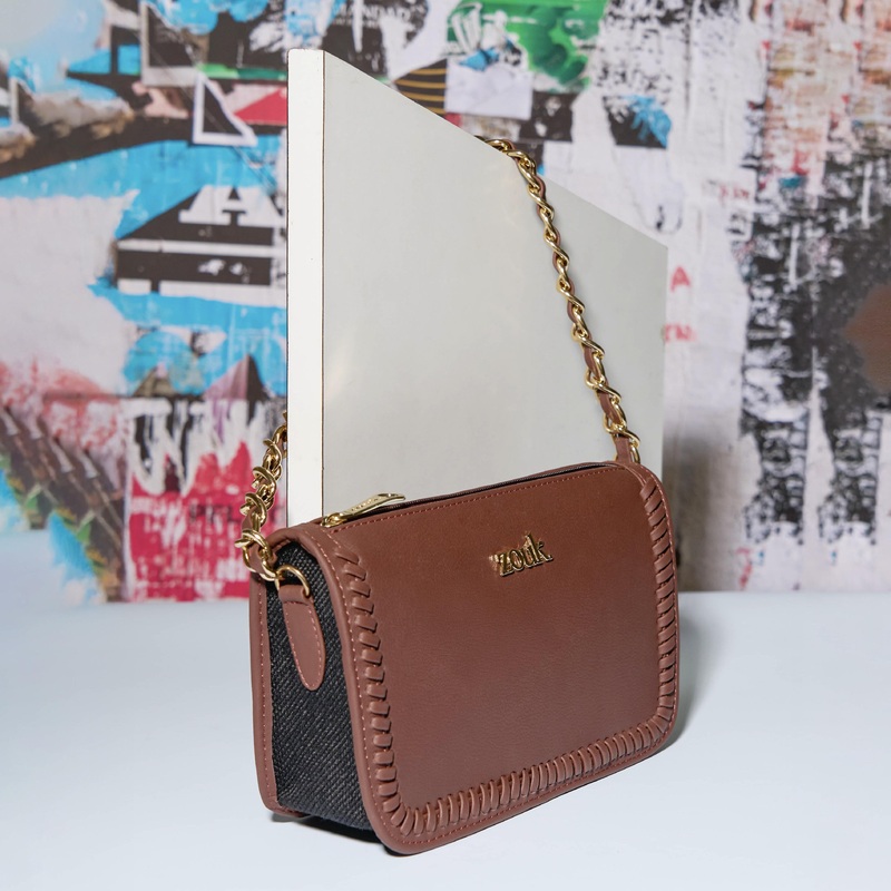 Aalya Baguette – Jet Black