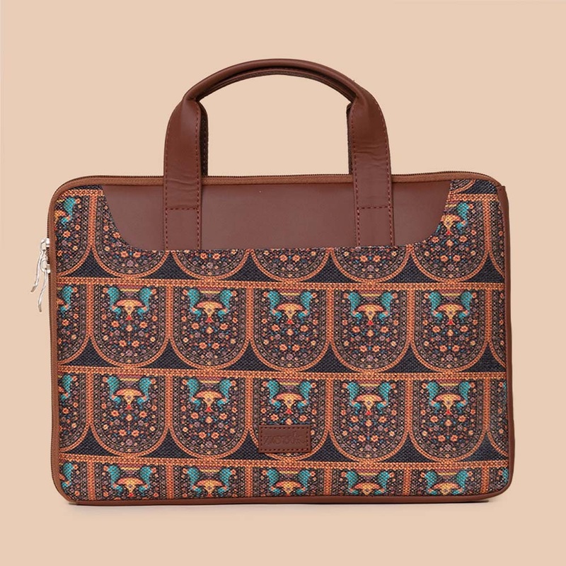 Royal Indian Peacock Motif L-Zippered Laptop Sleeve