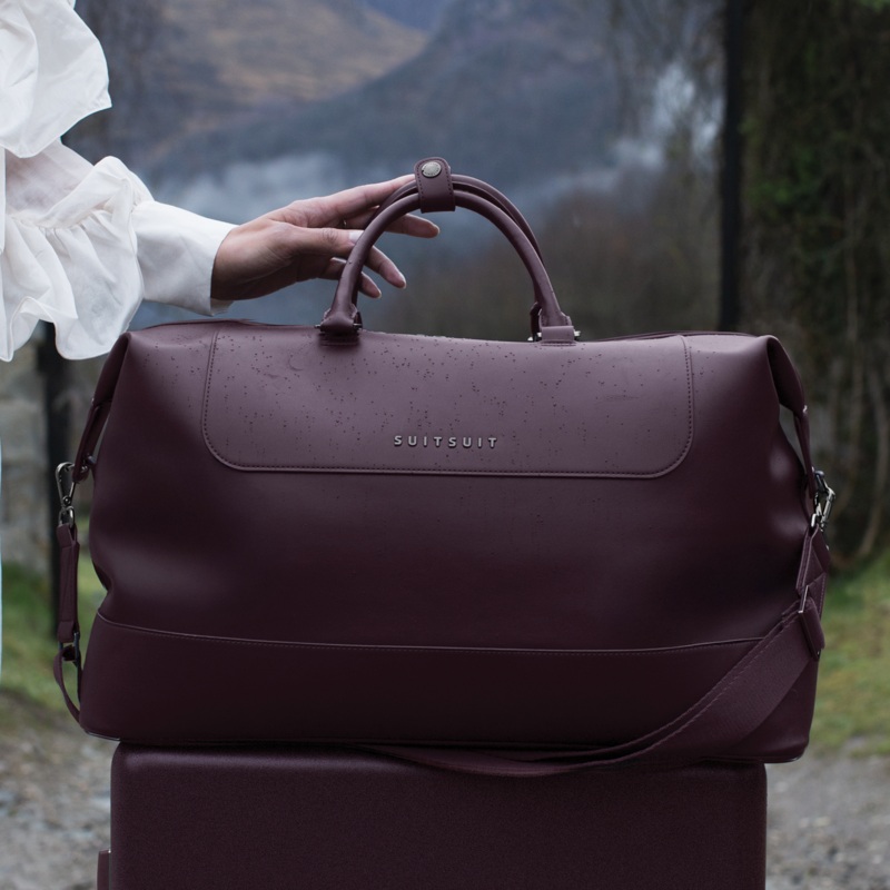 Mystique – Cherry Lacquer – Weekender