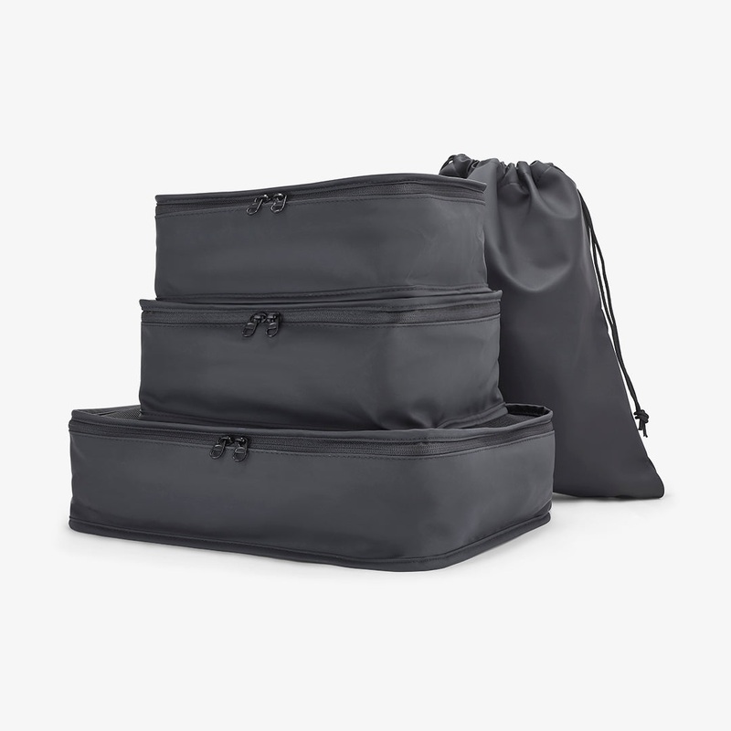 Packing Cubes Set of 4 in Black Black