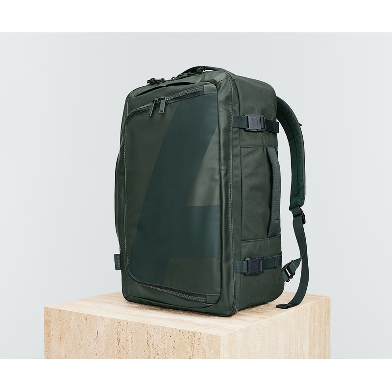 Active Convertible Backpack 45L in Forest Green Jet Black