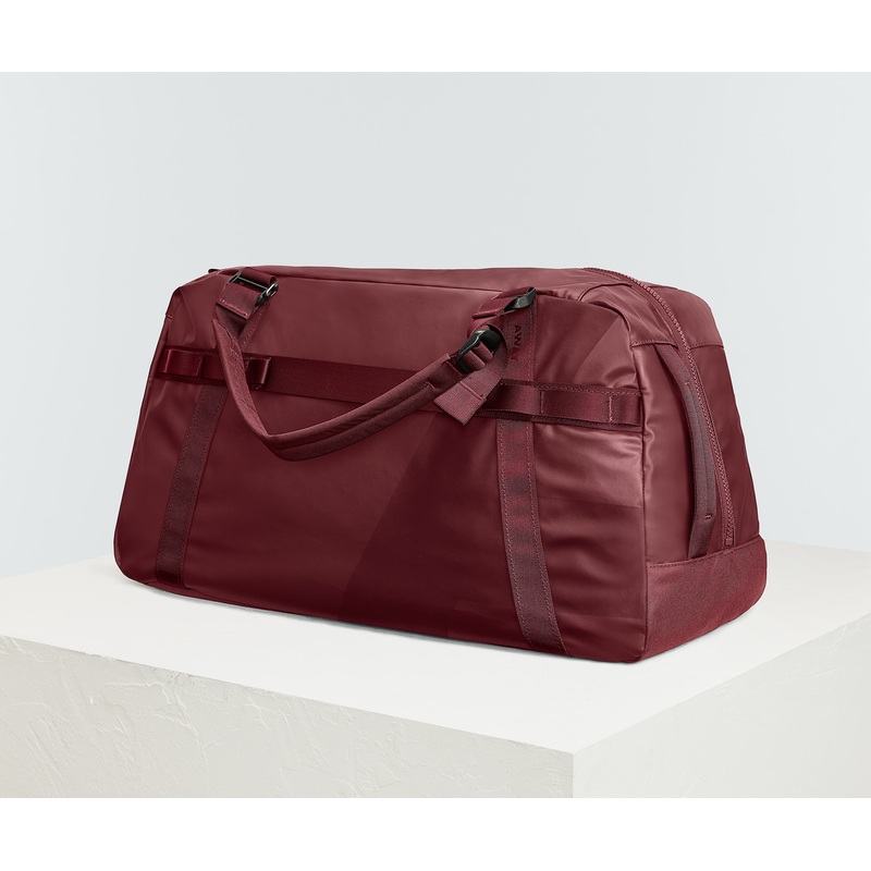 Active Duffle 55L in Burgundy Red