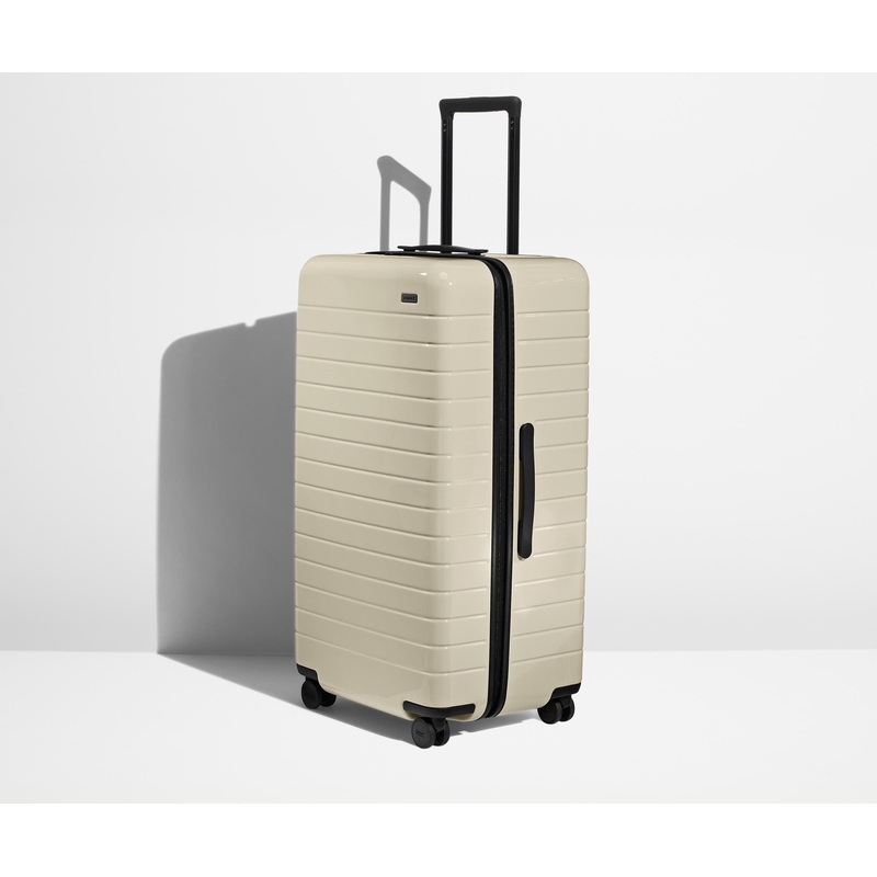 The Trunk in Salt White (Gloss) Jet Black