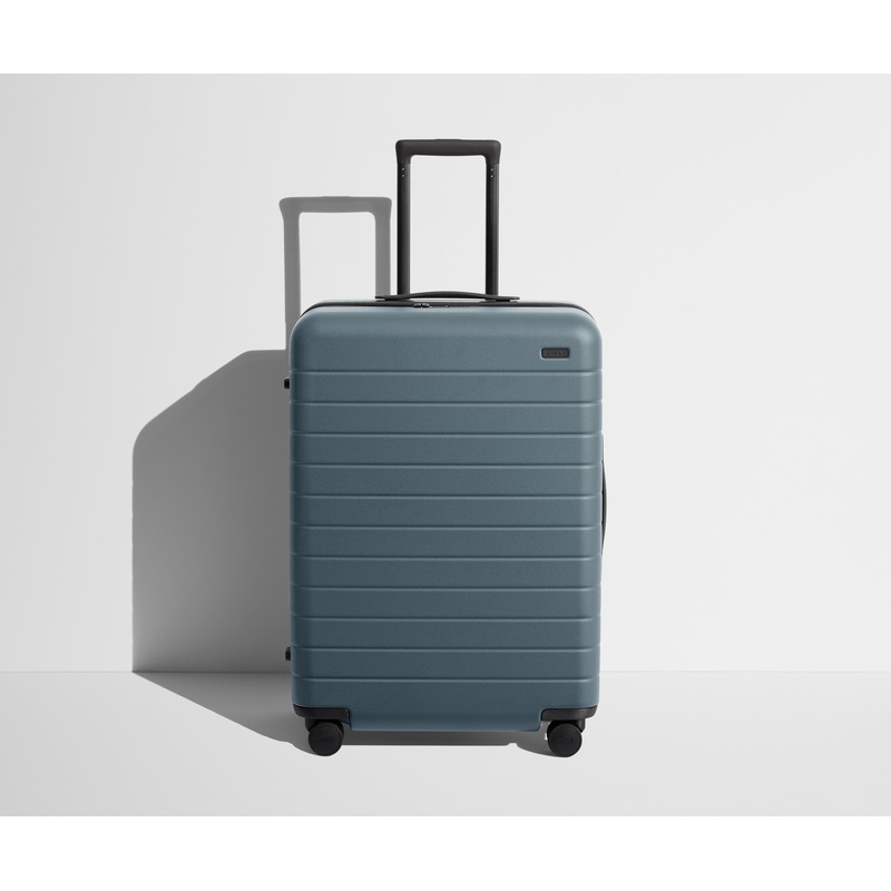 The Medium in Coast Blue Jet Black