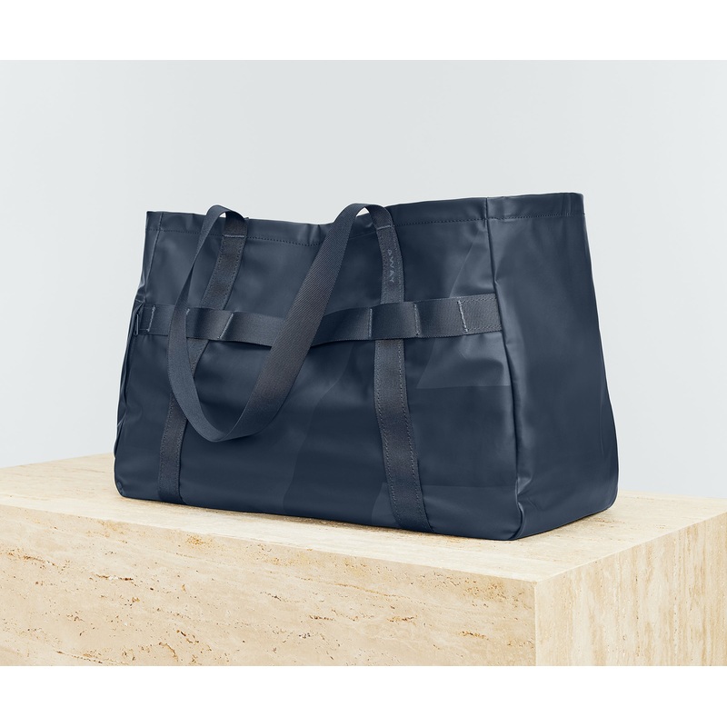 Active Tote 45L in Navy Blue
