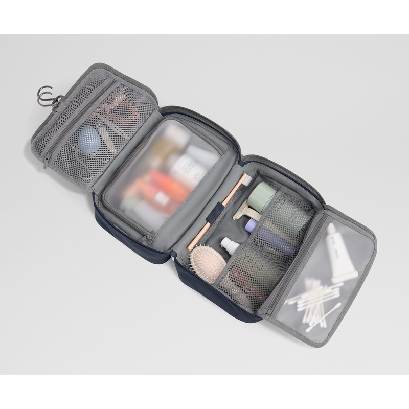 Hanging Toiletry Bag in Navy Blue Jet Black