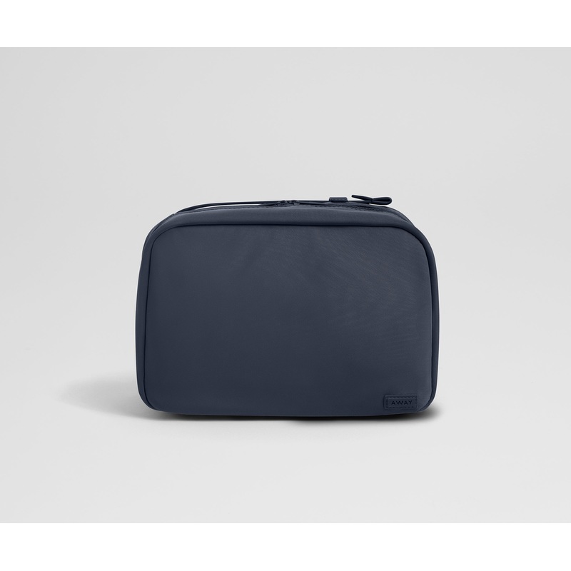 Hanging Toiletry Bag in Navy Blue Jet Black
