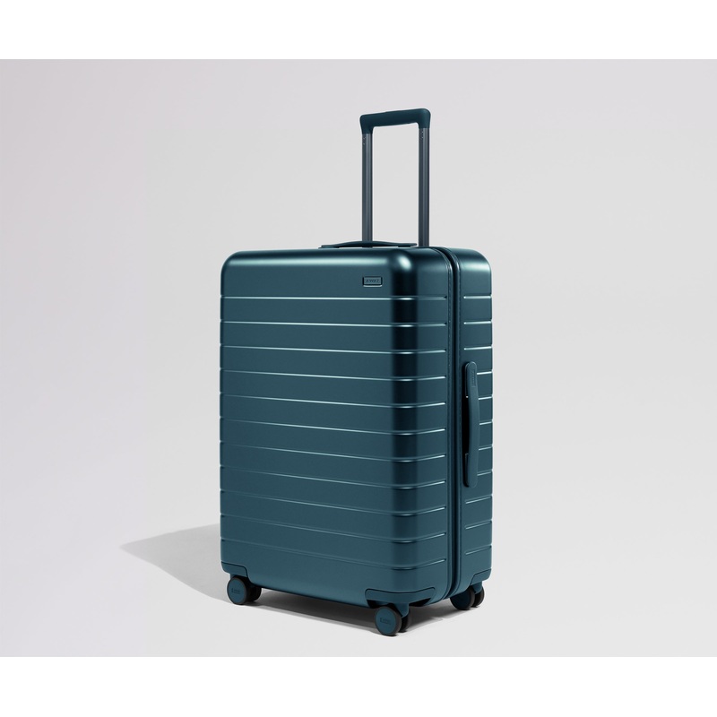 The Medium in Stormy Teal Jet Black