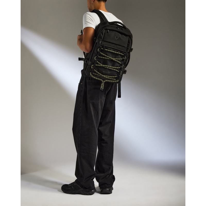 Discovery Backpack in Carbon Black