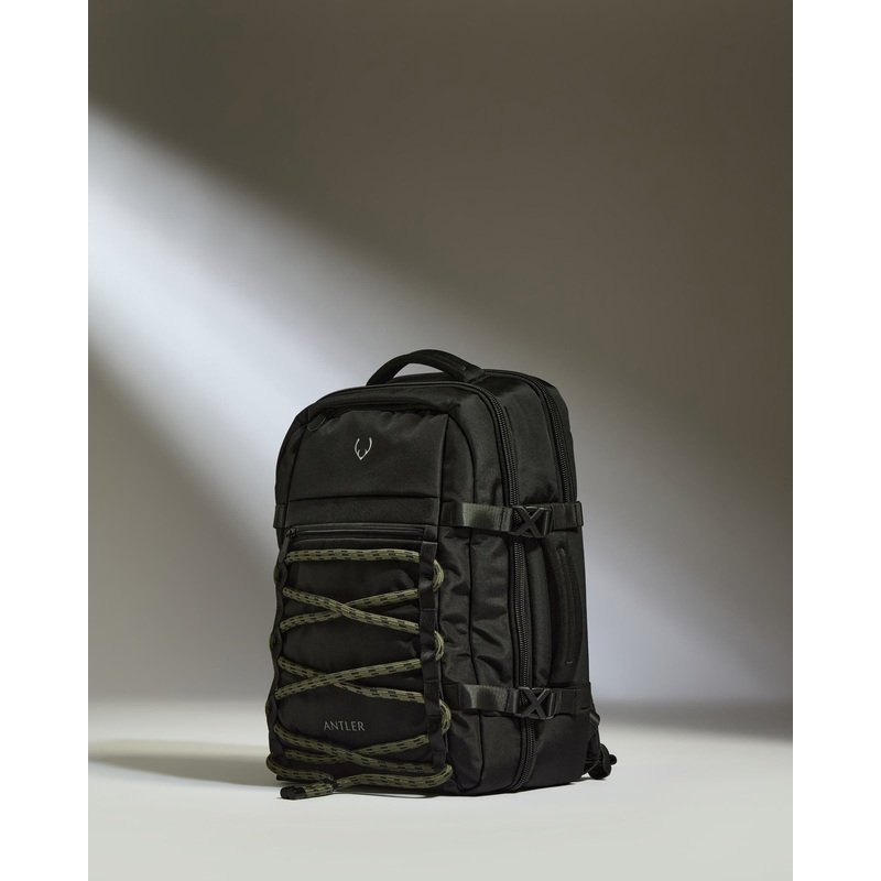 Discovery Backpack in Carbon Black