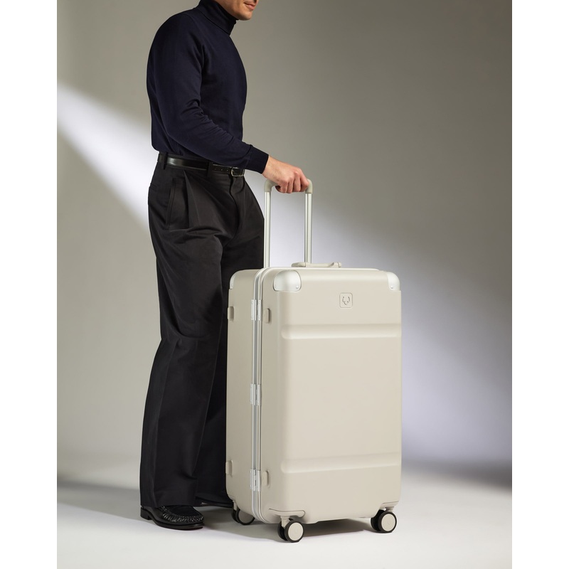 Trunk Luggage in Sandstone – Heritage Stripe