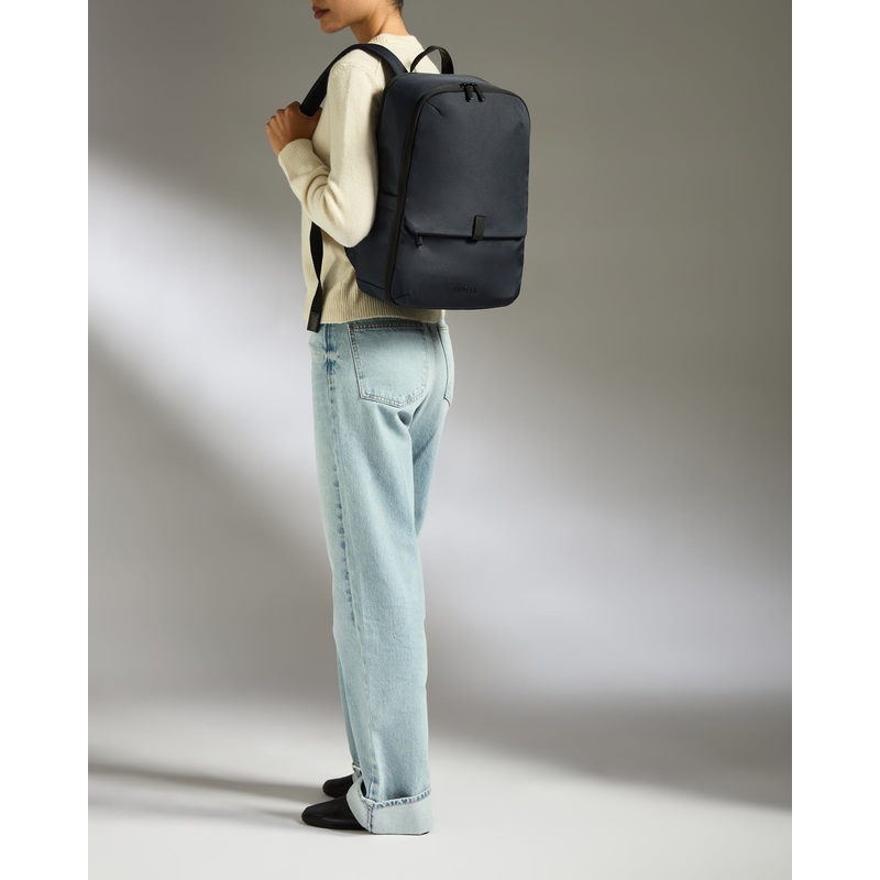 Backpack in Navy – Urban Light