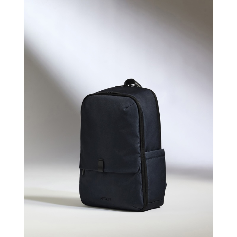 Backpack in Navy – Urban Light
