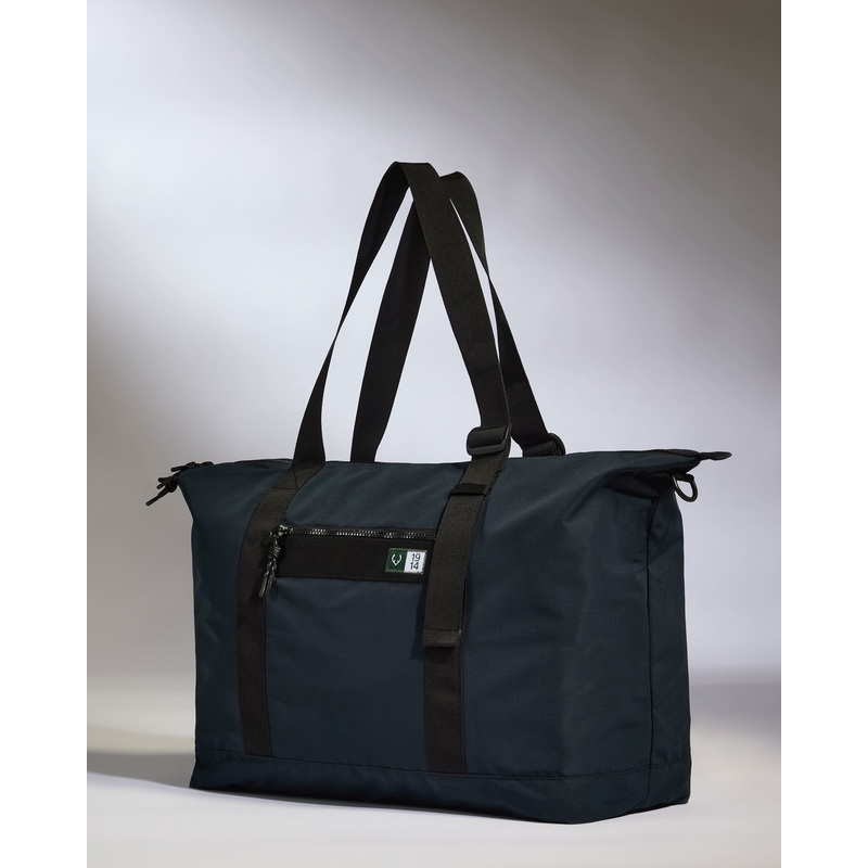 Essential Weekender Bag in Navy
